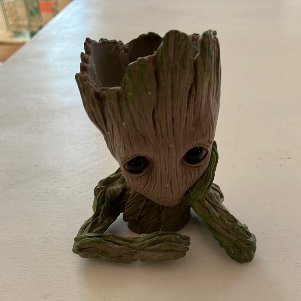 Baby Groot plant holder